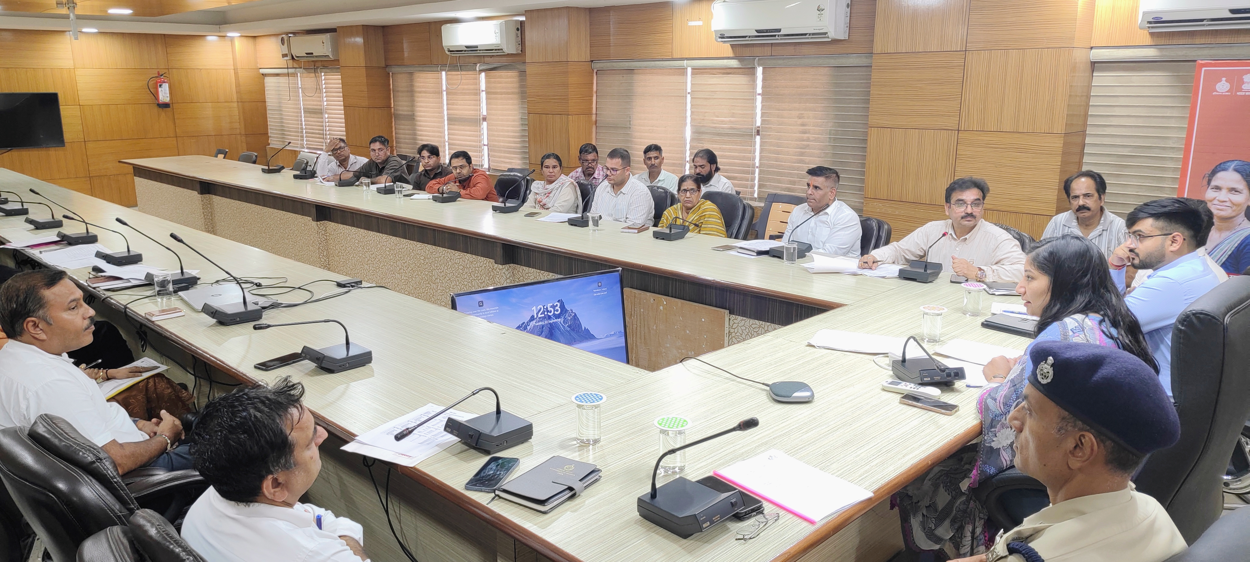 खरीफ फसल सीजन 2026-27 को लेकर डीसी अनुपमा अंजली ने ली बैठक से संबंधित हरियाणा सरकार की आधिकारिक तस्वीर