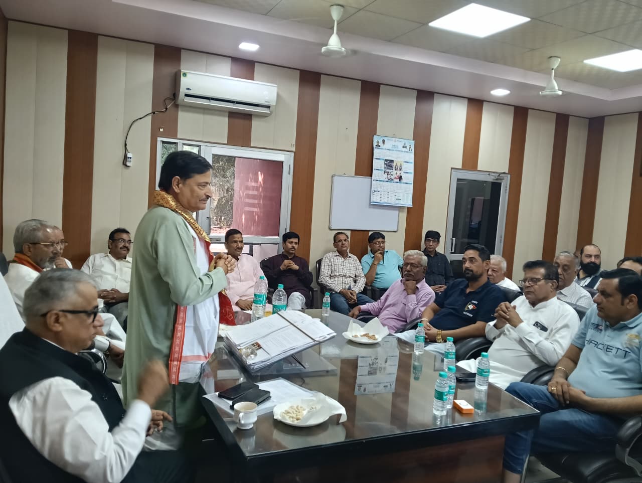 आढ़तियों और किसानों की समस्याओं का प्राथमिकता से होगा समाधान : चेयरमैन राजेश ठकराल से संबंधित हरियाणा सरकार की आधिकारिक तस्वीर
